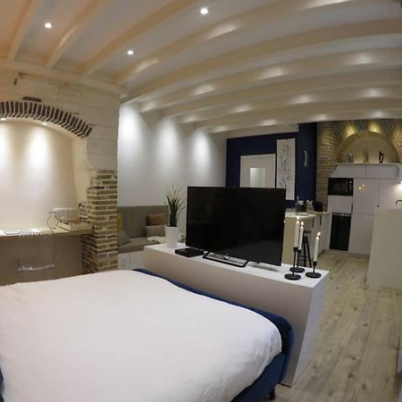 Charmant Studio Hyper Centre تروي المظهر الخارجي الصورة